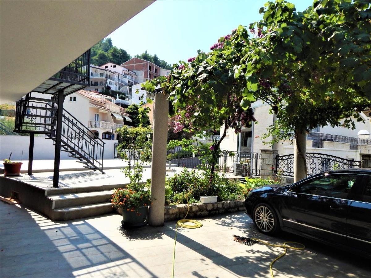 Vila Teodora Sveti Stefan Bagian luar foto
